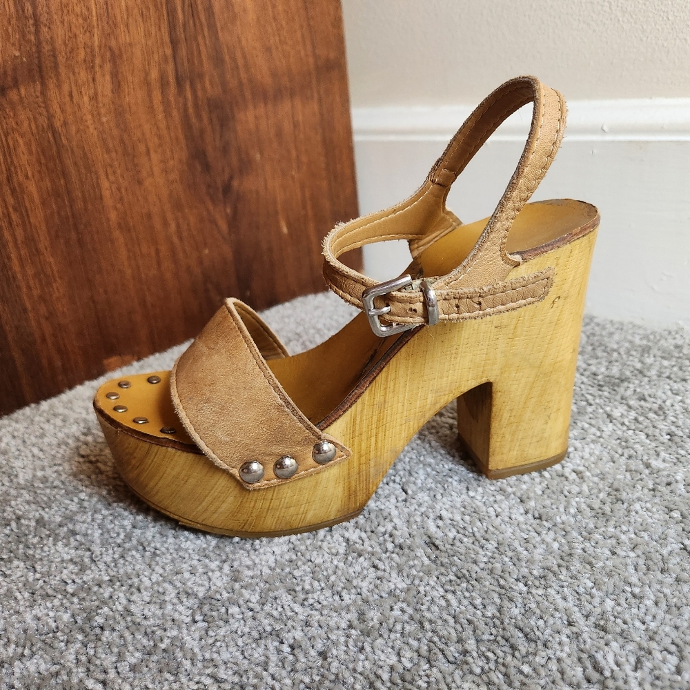 Steve Madden Lavii Tan Leather Wooden Platform 70s Sandals